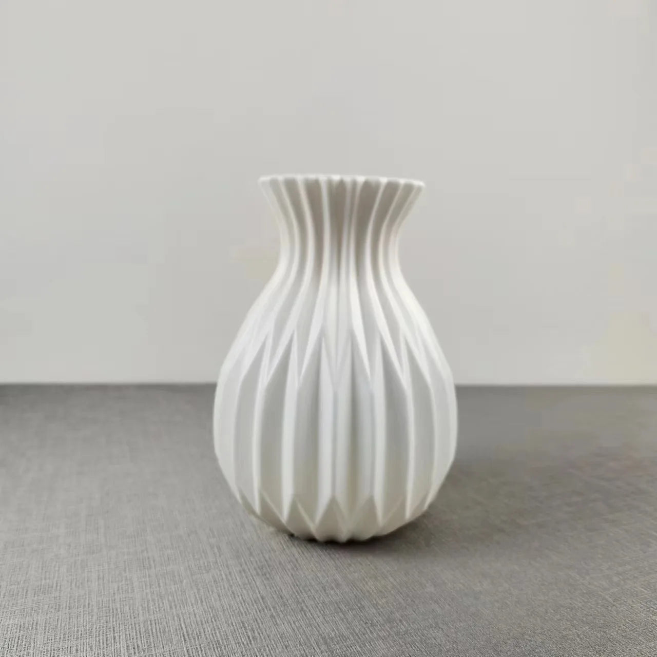 Imitation Ceramic Plastic Vase For Living Room Decor Lightweight Shatterproof Design
