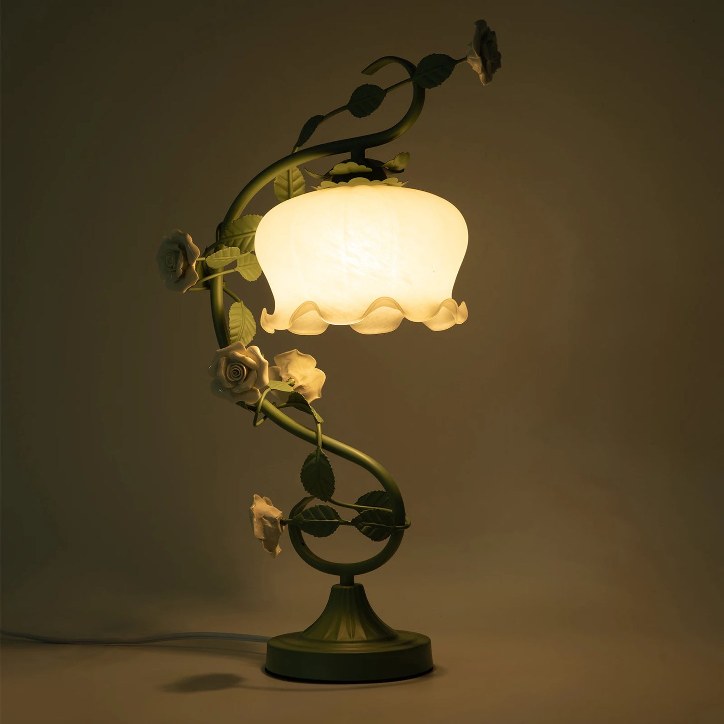 LOYALHEARTD Modern Flower Petal Bedside Lamp For Bedroom And Office Reading Nightstand Light