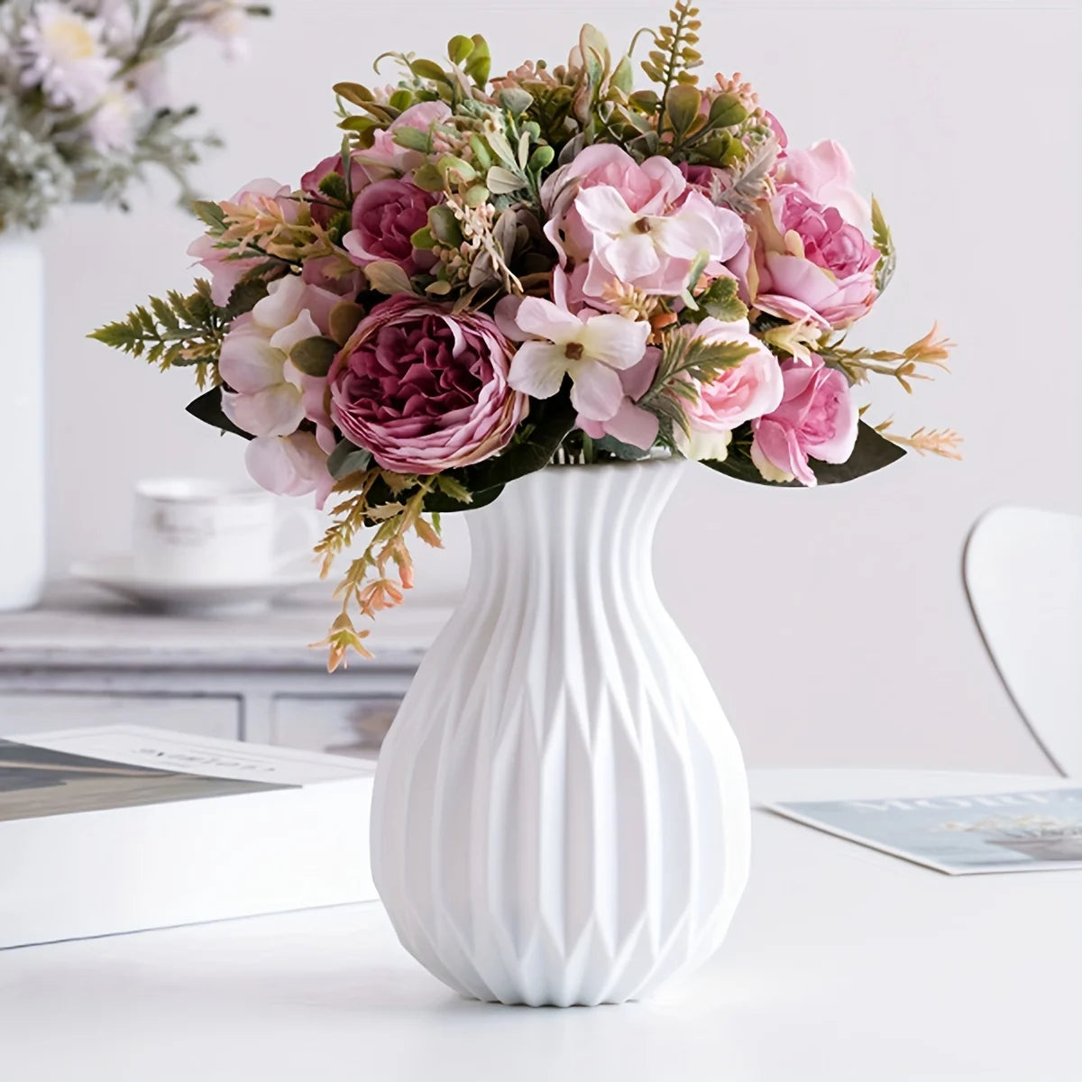 Imitation Ceramic Plastic Vase For Living Room Decor Lightweight Shatterproof Design